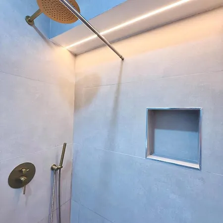 Apartmán 2 Bedroom In Bllok Agimi Art Center