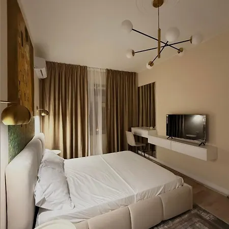 2 Bedroom In Bllok Agimi Art Center * Tirana