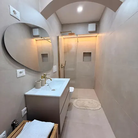 2 Bedroom In Bllok Agimi Art Center Apartamento *