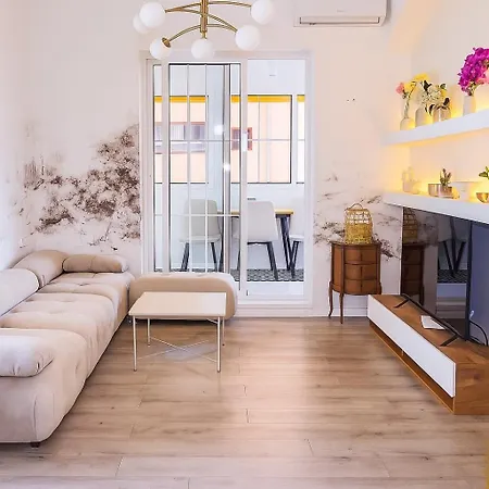 2 Bedroom In Bllok Agimi Art Center Apartamento