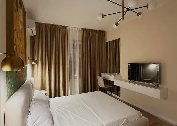 2 Bedroom In Bllok Agimi Art Center * Tirana