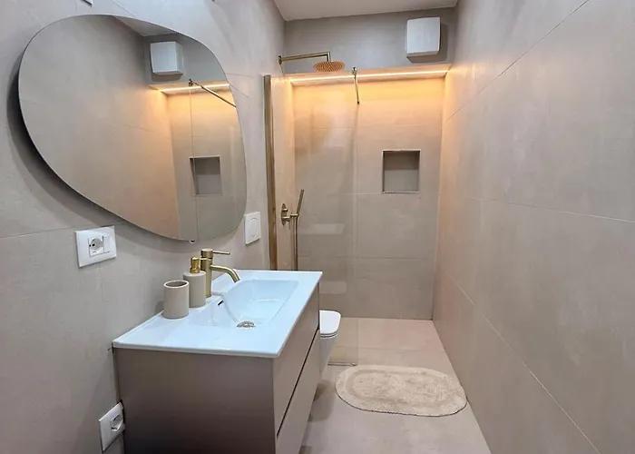 2 Bedroom In Bllok Agimi Art Center Апартаменты *